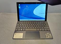 ASUS ExpertBook B3000 jadi laptop detachable dengan prosesor Snapdragon 7c Gen2 pertama di Indonesia