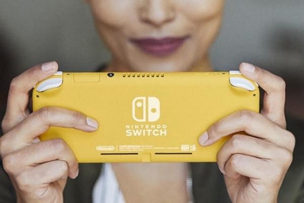 bedanya nintendo switch dan lite