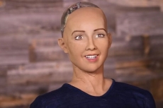 Sophia, robot yang ingin punya bayi dan keluarga