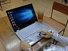 Laptop ini bikin pede ngetik di cafe tanpa bawa charger