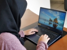 Swift 3 Acer Day Edition, laptop untuk kerja dan bermain gim ringan