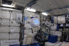 Asisten AI bakal dampingi astronot di luar angkasa