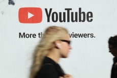 Youtube bakal kurangi rekomendasi video berbau teori konspirasi