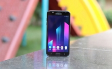 Samsung Galaxy J resmi pensiun
