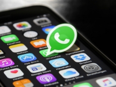 WhatsApp segera luncurkan fitur blokir undangan grup tak dikenal