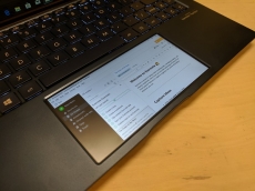 ZenBook dan VivoBook generasi baru dilengkapi Screenpad 2.0