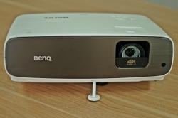 7 fitur yang menjadikan BenQ W2700 proyektor 4K terbaik di kelasnya 