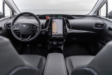 Toyota Prius akhirnya dukung Apple CarPlay