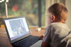 Anak-anak banyak habiskan internet untuk video streaming
