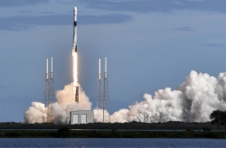 SpaceX luncurkan 60 satelit Starlink sekaligus