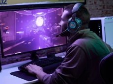 JBL kenalkan jajaran headset gaming Quantum di CES 2020
