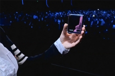 Samsung Galaxy Z Flip dibanderol Rp 18 juta