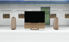TV OLED 4K B&O Beovision harmony dilengkapi ornamen kayu