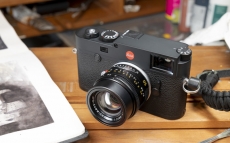 Leica M10-R punya resolusi tinggi dan unggul dalam minim cahaya