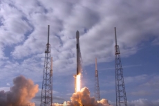 SpaceX berhasil luncurkan 143 satelit dari sebuah roket Falcon 9