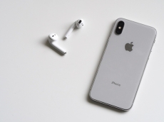 Apple digugat karena iPhone X meledak tiba-tiba dalam saku