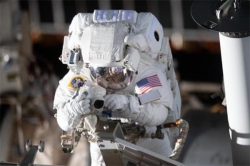Tide dan NASA kembangkan deterjen khusus pakaian astronot