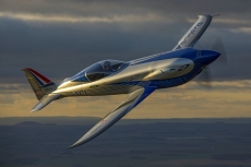 Pesawat listrik Rolls-Royce pecahkan rekor, melesat 623 km/jam