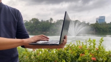 Sharp hadirkan laptop teringan di dunia ke Indonesia