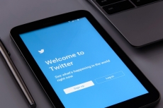 Twitter hentikan iklan dan rekomendasi di Ukraina dan Rusia