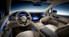 Mobil listrik Mercedes izinkan penumpang depan nonton video saat mobil bergerak