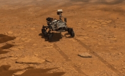 Batuan Mars tersangkut di roda Perseverance selama 4 bulan