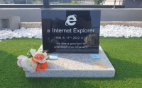 Kenang Internet Explorer, Insinyur ini buat makam di dunia nyata