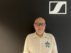 Roland Lim, Direktur Sales Sennheiser, selalu ingin mengerti konsumen Indonesia