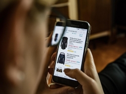 Laki-laki kini lebih sering belanja di E-commerce