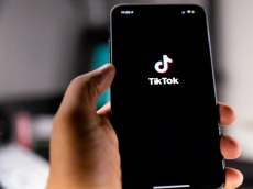 Siap meluncur, TikTok Music bakal saingi Spotify dan Apple Music