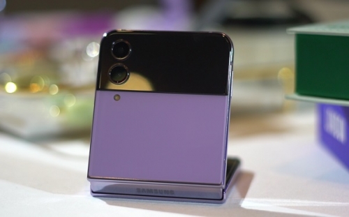 Hands-on Galaxy Z Flip4, cover screen multifungsi & Bora Purple pemikat hati