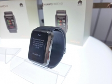 Intip desain Huawei Watch D yang punya strap unik!