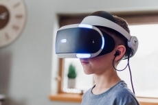 Meta janjikan meluncurkan headset VR berkualitas tinggi pada 11 Oktober