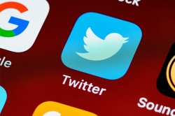 Twitter akan banned akun jika akun tersebut meniru akun lain