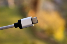 USB-C pada iPhone 15 tidak kompatibel dengan perangkat Android