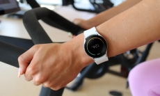 Galaxy Watch5 & 4 kini terhubung dengan alat olahraga Peloton