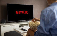 Netflix kenakan biaya untuk pengguna yang berbagi akun
