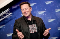 Elon Musk yakin uji coba Neuralink pada manusia tahun ini