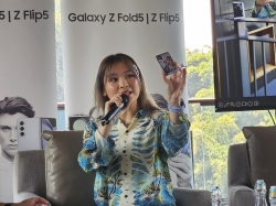 Tips selfie pakai Galaxy Z Flip5 ala content creator Lystia Novilda