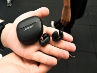 Bose Ultra Open Earbuds: Inovasi earbuds terbaru untuk memanjakan kaum sporty 