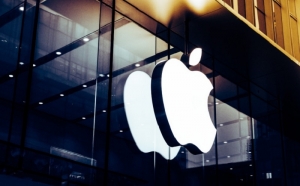 Apple rilis iOS 17.5.1 untuk atasi korupsi basis data yang mengembalikan foto terhapus