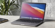 Apple akan meluncurkan MacBook lipat pada 2026 dengan layar 20,3 inci dan Chip M5