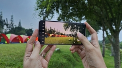 Tips dan trik foto malam saat kemping dengan Galaxy A35 5G