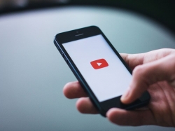 YouTube uji coba fitur Smart Downloads untuk Shorts bagi pengguna premium