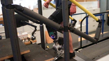 MIT uji kaki bionik kendali otak, langkah inovatif dalam prostetik alami