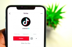 TikTok hadirkan group chat hingga 32 orang, ini cara pakainya