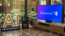 TV OLED Samsung semakin imersif dengan AI dan layar bebas pantulan