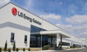 GM jual saham pabrik baterai EV ke LG Energy Solutions