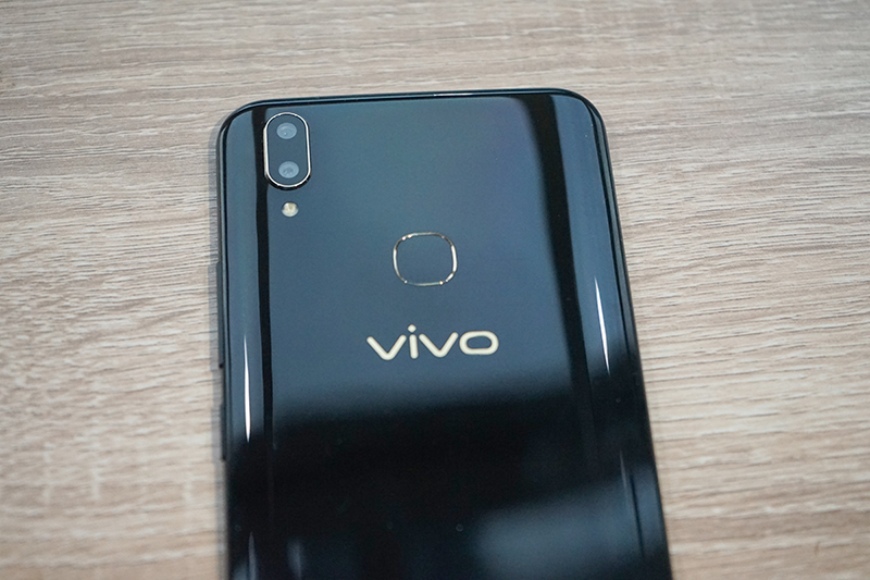 Membandingkan Vivo V9 dengan smartphone lain