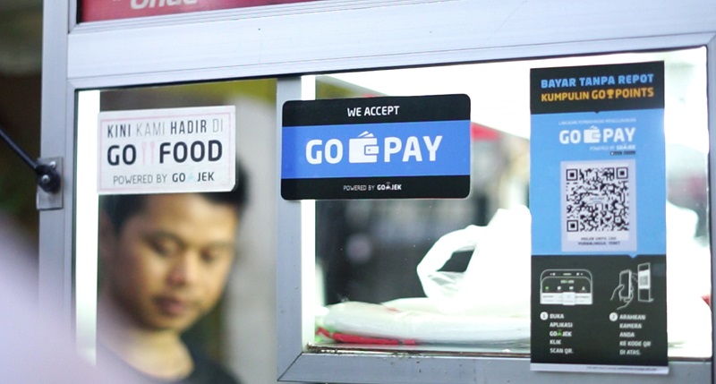 Go-Pay sudah bisa dipakai buat jajan di pinggir jalan